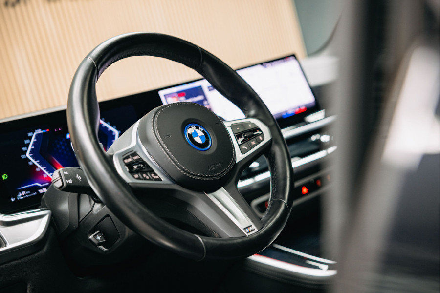 BMW X5 xDrive50e | Volledig M uitgevoerd| Head-up | Verwarmde en verkoelde bekerhouders | Pano |