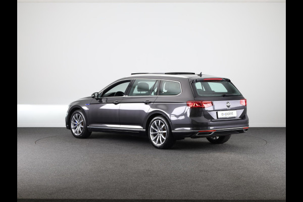 Volkswagen Passat Variant 1.4 TSI PHEV GTE Business 218 pk Automaat (DSG) | Trekhaak | Panoramadak | Parkeersensoren (Park assist) | Achteruitrijcamera | Adaptieve cruise control | Stoelverwarming |