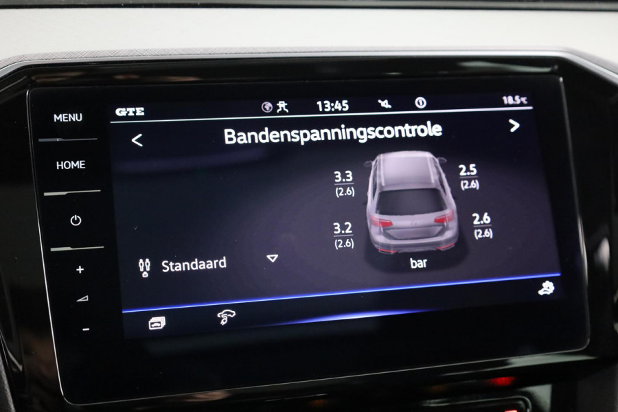 Volkswagen Passat Variant 1.4 TSI PHEV GTE Business 218 pk Automaat (DSG) | Trekhaak | Panoramadak | Parkeersensoren (Park assist) | Achteruitrijcamera | Adaptieve cruise control | Stoelverwarming |