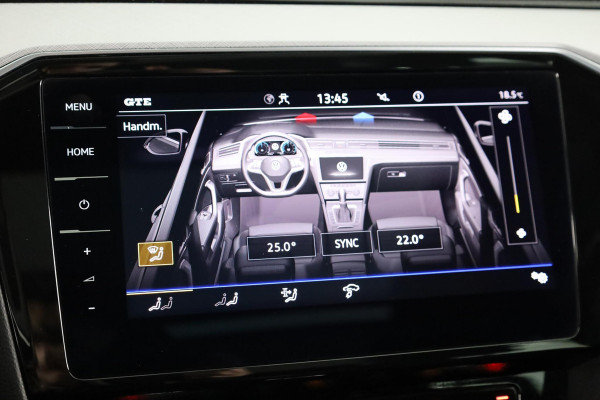 Volkswagen Passat Variant 1.4 TSI PHEV GTE Business 218 pk Automaat (DSG) | Trekhaak | Panoramadak | Parkeersensoren (Park assist) | Achteruitrijcamera | Adaptieve cruise control | Stoelverwarming |