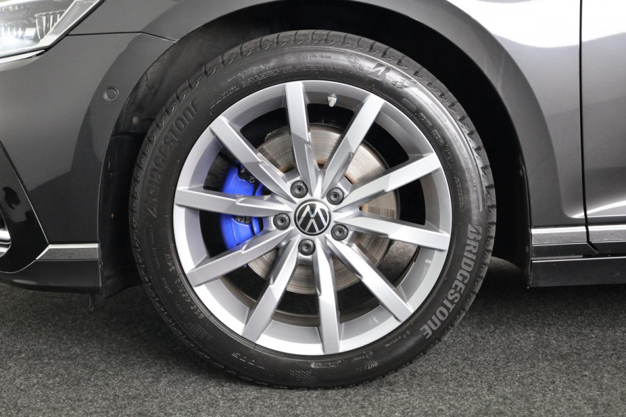 Volkswagen Passat Variant 1.4 TSI PHEV GTE Business 218 pk Automaat (DSG) | Trekhaak | Panoramadak | Parkeersensoren (Park assist) | Achteruitrijcamera | Adaptieve cruise control | Stoelverwarming |