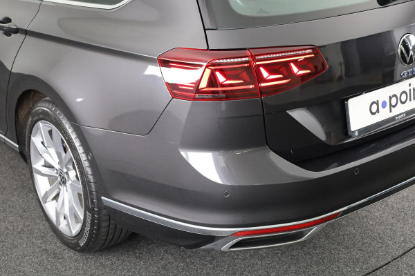 Volkswagen Passat Variant 1.4 TSI PHEV GTE Business 218 pk Automaat (DSG) | Trekhaak | Panoramadak | Parkeersensoren (Park assist) | Achteruitrijcamera | Adaptieve cruise control | Stoelverwarming |