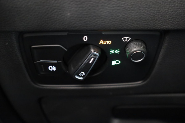 Volkswagen Passat Variant 1.4 TSI PHEV GTE Business 218 pk Automaat (DSG) | Trekhaak | Panoramadak | Parkeersensoren (Park assist) | Achteruitrijcamera | Adaptieve cruise control | Stoelverwarming |