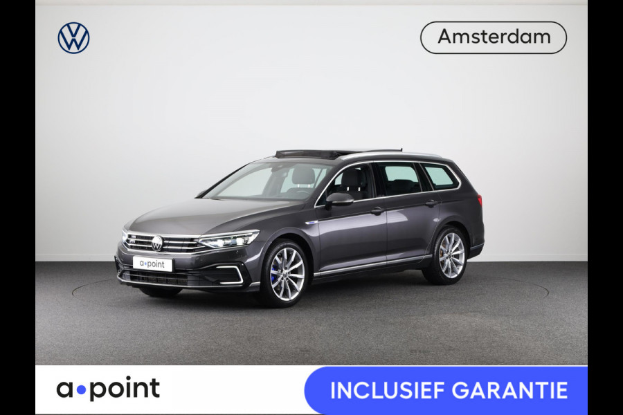 Volkswagen Passat Variant 1.4 TSI PHEV GTE Business 218 pk Automaat (DSG) | Trekhaak | Panoramadak | Parkeersensoren (Park assist) | Achteruitrijcamera | Adaptieve cruise control | Stoelverwarming |