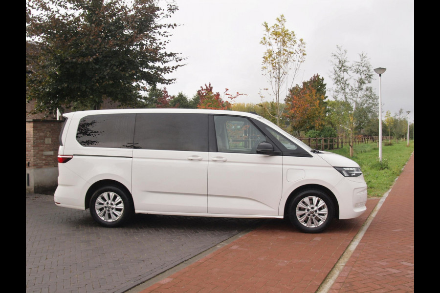 Volkswagen Multivan 1.4 eHybrid L2H1 Life | 7-persoons | Camera | Cruise Control | Apple Carplay | NL-Auto |