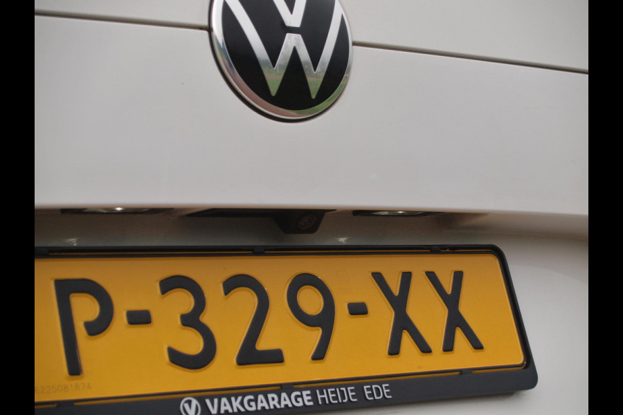 Volkswagen Multivan 1.4 eHybrid L2H1 Life | 7-persoons | Camera | Cruise Control | Apple Carplay | NL-Auto |