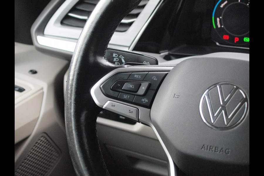 Volkswagen Multivan 1.4 eHybrid L2H1 Life | 7-persoons | Camera | Cruise Control | Apple Carplay | NL-Auto |