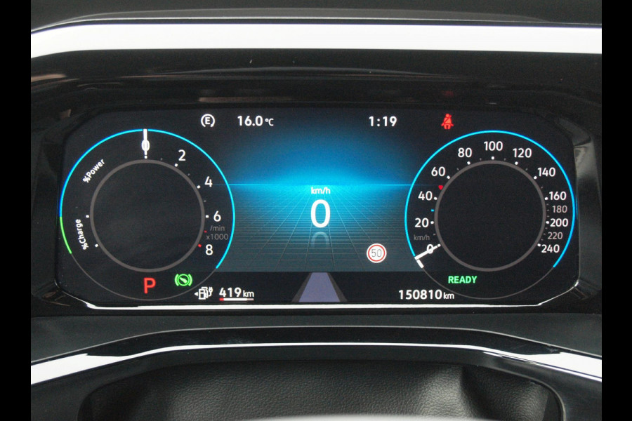 Volkswagen Multivan 1.4 eHybrid L2H1 Life | 7-persoons | Camera | Cruise Control | Apple Carplay | NL-Auto |
