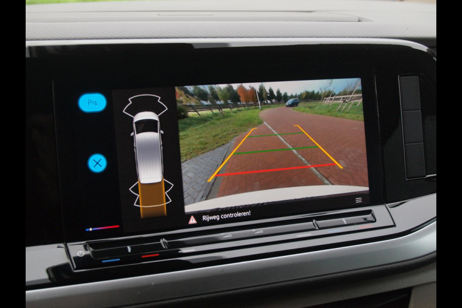 Volkswagen Multivan 1.4 eHybrid L2H1 Life | 7-persoons | Camera | Cruise Control | Apple Carplay | NL-Auto |