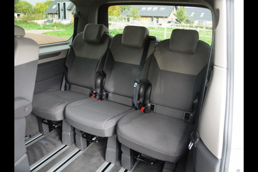Volkswagen Multivan 1.4 eHybrid L2H1 Life | 7-persoons | Camera | Cruise Control | Apple Carplay | NL-Auto |