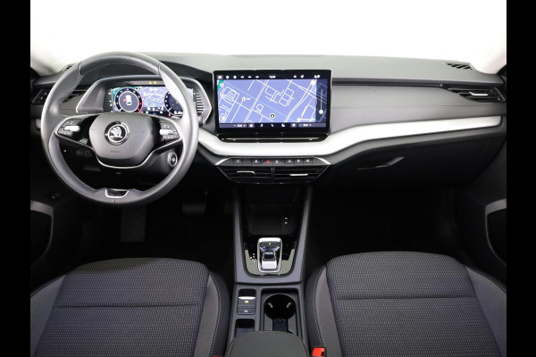 Škoda Octavia Combi 1.5 TSI MHEV Business Edition 115pk DSG | Facelift | Verlengde Garantie | Trekhaak wegklapbaar | Carplay | Achteruitrijcamera | Elek inklapbare buitenspiegels | Elek bedienbare achterklep |