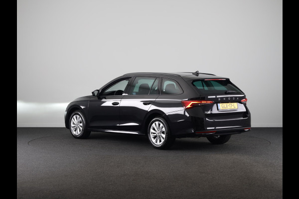 Škoda Octavia Combi 1.5 TSI MHEV Business Edition 115pk DSG | Facelift | Verlengde Garantie | Trekhaak wegklapbaar | Carplay | Achteruitrijcamera | Elek inklapbare buitenspiegels | Elek bedienbare achterklep |