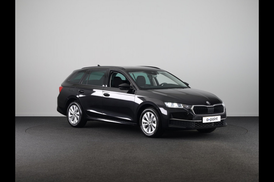 Škoda Octavia Combi 1.5 TSI MHEV Business Edition 115pk DSG | Facelift | Verlengde Garantie | Trekhaak wegklapbaar | Carplay | Achteruitrijcamera | Elek inklapbare buitenspiegels | Elek bedienbare achterklep |