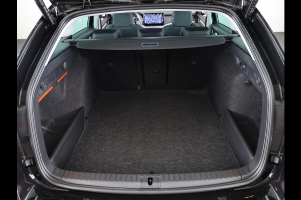 Škoda Octavia Combi 1.5 TSI MHEV Business Edition 115pk DSG | Facelift | Verlengde Garantie | Trekhaak wegklapbaar | Carplay | Achteruitrijcamera | Elek inklapbare buitenspiegels | Elek bedienbare achterklep |