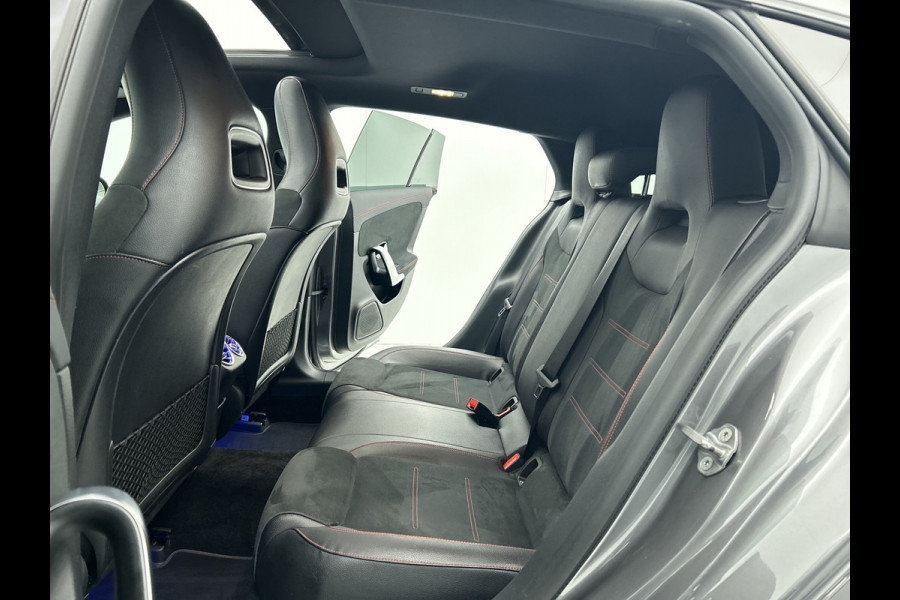 Mercedes-Benz CLA-Klasse Shooting Brake 180 Business Solution AMG Upgrade Edition(NL-auto, Panorama, SfeerV, Navi, StoelV, Etc)
