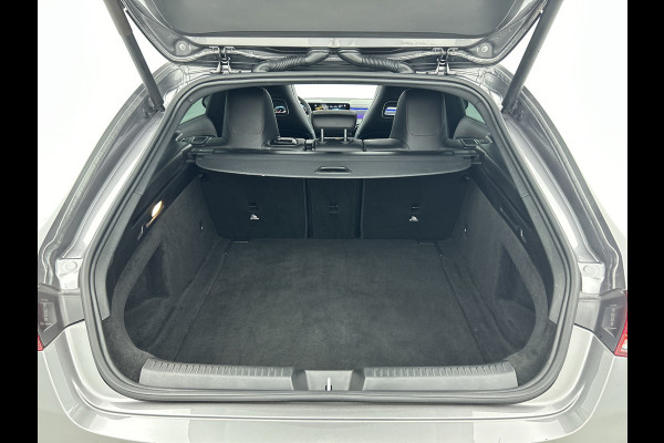 Mercedes-Benz CLA-Klasse Shooting Brake 180 Business Solution AMG Upgrade Edition(NL-auto, Panorama, SfeerV, Navi, StoelV, Etc)