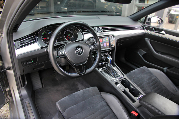 Volkswagen Passat Variant 1.4 TSI GTE Highline Orig. NL | Massage | Carplay | ACC | Keyless | Camera