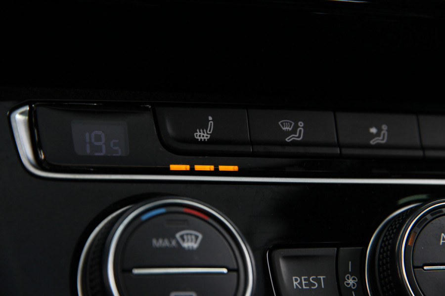 Volkswagen Passat Variant 1.4 TSI GTE Highline Orig. NL | Massage | Carplay | ACC | Keyless | Camera