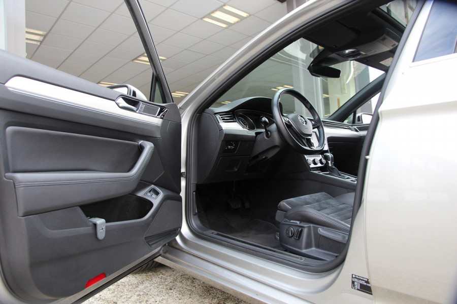 Volkswagen Passat Variant 1.4 TSI GTE Highline Orig. NL | Massage | Carplay | ACC | Keyless | Camera