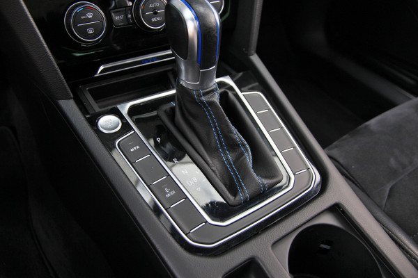 Volkswagen Passat Variant 1.4 TSI GTE Highline Orig. NL | Massage | Carplay | ACC | Keyless | Camera