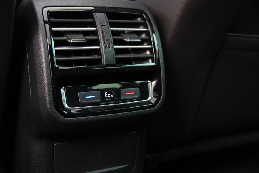 Volkswagen Passat Variant 1.4 TSI GTE Highline Orig. NL | Massage | Carplay | ACC | Keyless | Camera