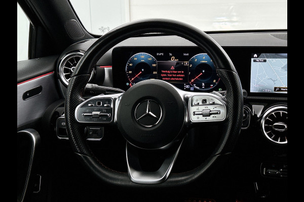 Mercedes-Benz A-Klasse 200 Business AMG (SFEERVERLICHTING, CARPLAY, CAMERA, STOELVERWARMING, 1e EIGENAAR, GOED ONDERHOUDEN) Mercedes-Benz A-Klasse 200 Business AMG (SFEERVERLICHTING, CARPLAY, CAMERA, STOELVERWARMING, 1e EIGENAAR, GOED ONDERHOUDEN)