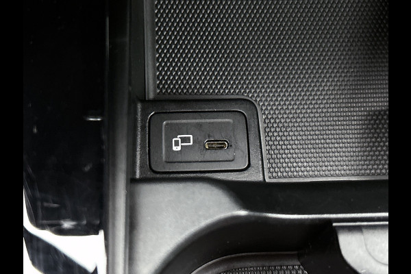 Mercedes-Benz A-Klasse 200 Business AMG (SFEERVERLICHTING, CARPLAY, CAMERA, STOELVERWARMING, 1e EIGENAAR, GOED ONDERHOUDEN) Mercedes-Benz A-Klasse 200 Business AMG (SFEERVERLICHTING, CARPLAY, CAMERA, STOELVERWARMING, 1e EIGENAAR, GOED ONDERHOUDEN)