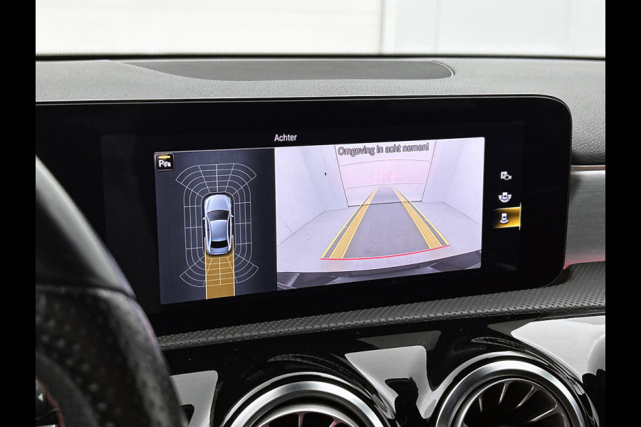 Mercedes-Benz A-Klasse 200 Business AMG (SFEERVERLICHTING, CARPLAY, CAMERA, STOELVERWARMING, 1e EIGENAAR, GOED ONDERHOUDEN) Mercedes-Benz A-Klasse 200 Business AMG (SFEERVERLICHTING, CARPLAY, CAMERA, STOELVERWARMING, 1e EIGENAAR, GOED ONDERHOUDEN)