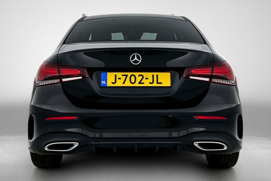 Mercedes-Benz A-Klasse 200 Business AMG (SFEERVERLICHTING, CARPLAY, CAMERA, STOELVERWARMING, 1e EIGENAAR, GOED ONDERHOUDEN) Mercedes-Benz A-Klasse 200 Business AMG (SFEERVERLICHTING, CARPLAY, CAMERA, STOELVERWARMING, 1e EIGENAAR, GOED ONDERHOUDEN)