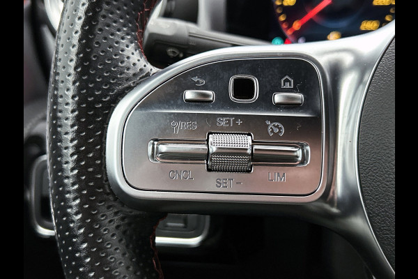 Mercedes-Benz A-Klasse 200 Business AMG (SFEERVERLICHTING, CARPLAY, CAMERA, STOELVERWARMING, 1e EIGENAAR, GOED ONDERHOUDEN) Mercedes-Benz A-Klasse 200 Business AMG (SFEERVERLICHTING, CARPLAY, CAMERA, STOELVERWARMING, 1e EIGENAAR, GOED ONDERHOUDEN)