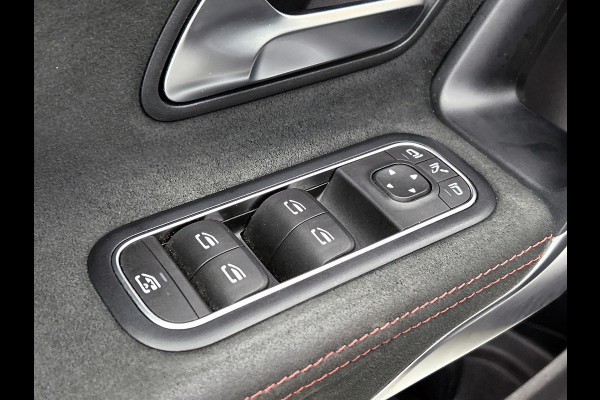 Mercedes-Benz A-Klasse 200 Business AMG (SFEERVERLICHTING, CARPLAY, CAMERA, STOELVERWARMING, 1e EIGENAAR, GOED ONDERHOUDEN) Mercedes-Benz A-Klasse 200 Business AMG (SFEERVERLICHTING, CARPLAY, CAMERA, STOELVERWARMING, 1e EIGENAAR, GOED ONDERHOUDEN)