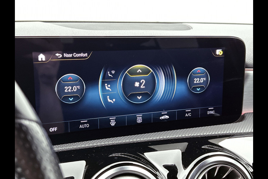 Mercedes-Benz A-Klasse 200 Business AMG (SFEERVERLICHTING, CARPLAY, CAMERA, STOELVERWARMING, 1e EIGENAAR, GOED ONDERHOUDEN) Mercedes-Benz A-Klasse 200 Business AMG (SFEERVERLICHTING, CARPLAY, CAMERA, STOELVERWARMING, 1e EIGENAAR, GOED ONDERHOUDEN)