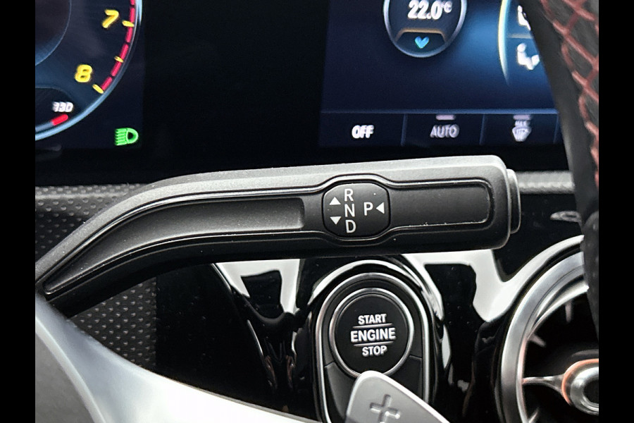 Mercedes-Benz A-Klasse 200 Business AMG (SFEERVERLICHTING, CARPLAY, CAMERA, STOELVERWARMING, 1e EIGENAAR, GOED ONDERHOUDEN) Mercedes-Benz A-Klasse 200 Business AMG (SFEERVERLICHTING, CARPLAY, CAMERA, STOELVERWARMING, 1e EIGENAAR, GOED ONDERHOUDEN)