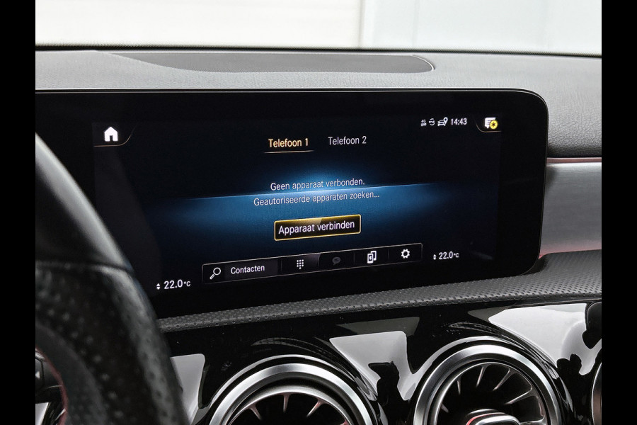 Mercedes-Benz A-Klasse 200 Business AMG (SFEERVERLICHTING, CARPLAY, CAMERA, STOELVERWARMING, 1e EIGENAAR, GOED ONDERHOUDEN) Mercedes-Benz A-Klasse 200 Business AMG (SFEERVERLICHTING, CARPLAY, CAMERA, STOELVERWARMING, 1e EIGENAAR, GOED ONDERHOUDEN)