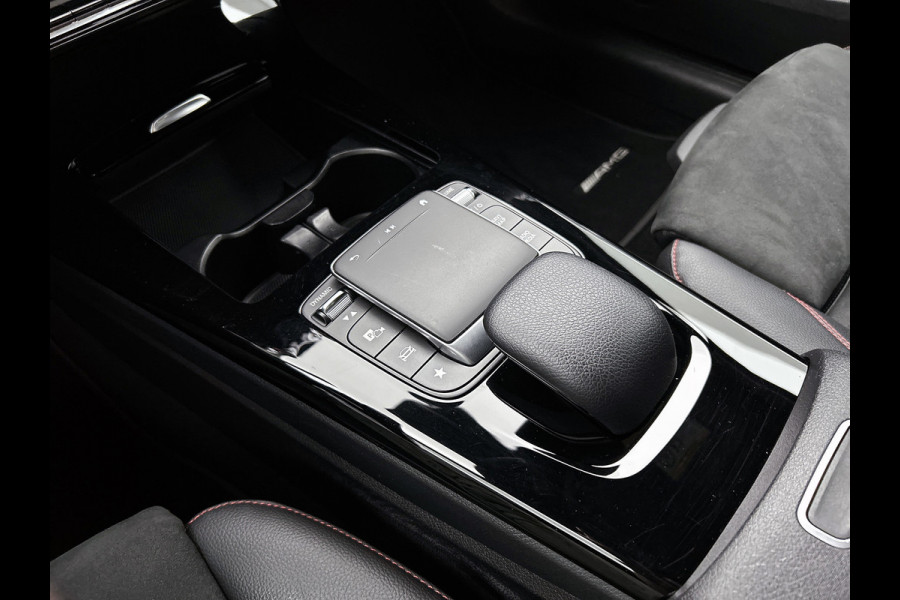 Mercedes-Benz A-Klasse 200 Business AMG (SFEERVERLICHTING, CARPLAY, CAMERA, STOELVERWARMING, 1e EIGENAAR, GOED ONDERHOUDEN) Mercedes-Benz A-Klasse 200 Business AMG (SFEERVERLICHTING, CARPLAY, CAMERA, STOELVERWARMING, 1e EIGENAAR, GOED ONDERHOUDEN)