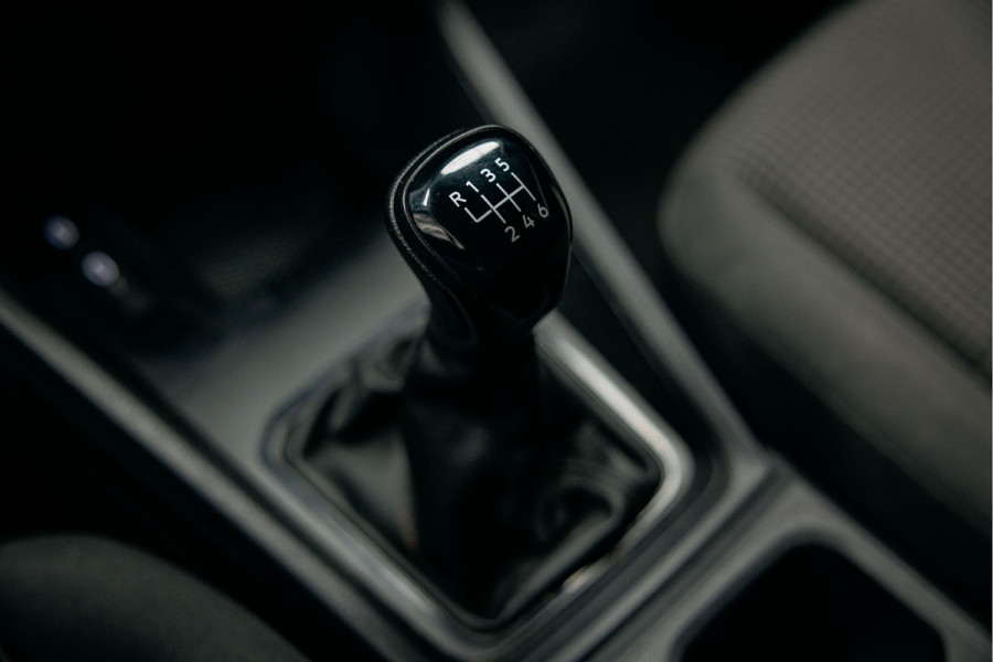 Volkswagen Caddy Cargo 2.0 TDI | Achteruitrijcamera | 17'' nieuwe velgen | Apple Carplay | Multifunctioneel stuurwiel |