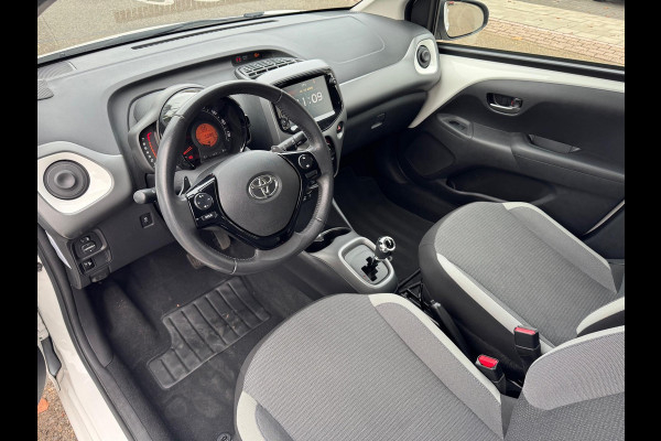 Toyota Aygo 1.0 VVT-i Automaat 5D X-Play | Eerste eigenaar, Apple CarPlay/Android Auto, Parkeercamera, Bluetooth, Stuurbediening Toyota Aygo 1.0 VVT-i Automaat 5D X-Play | Eerste eigenaar, Apple CarPlay/Android Auto, Parkeercamera, Bluetooth, Stuurbediening