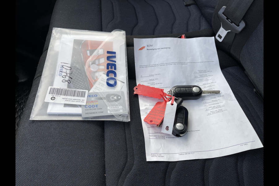 Iveco Daily 35S14V 2.3 Himatic automaat 410 L4H2 / vaste prijs rijklaar € 23.950 ex btw / euro 6 / lease vanaf € 391 / laadruimte 470cm lang / trekhaak 3500 kg! / cruise en climate control