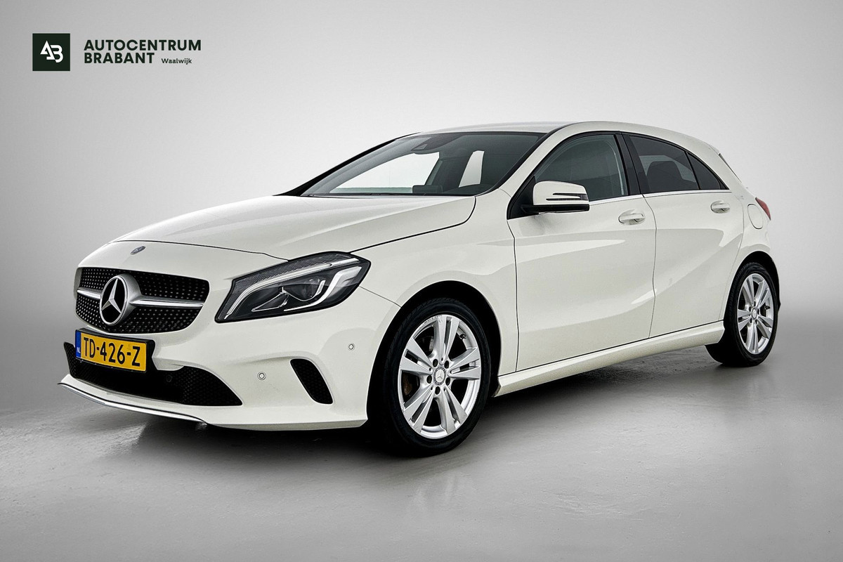 Mercedes-Benz A-Klasse 180 BlueEFFICIENCY Business (STOELVERWARMING, LED, PARKEERSENSOREN, DEALER ONDERHOUDEN, SPORTSTOELEN) Mercedes-Benz A-Klasse 180 BlueEFFICIENCY Business (STOELVERWARMING, LED, PARKEERSENSOREN, DEALER ONDERHOUDEN, SPORTSTOELEN)