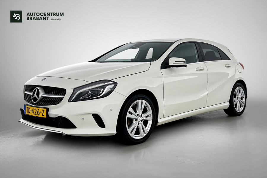 Mercedes-Benz A-Klasse 180 BlueEFFICIENCY Business (STOELVERWARMING, LED, PARKEERSENSOREN, DEALER ONDERHOUDEN, SPORTSTOELEN) Mercedes-Benz A-Klasse 180 BlueEFFICIENCY Business (STOELVERWARMING, LED, PARKEERSENSOREN, DEALER ONDERHOUDEN, SPORTSTOELEN)