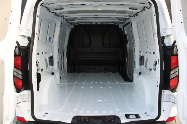 Ford Transit Custom 320 2.0 TDCI L2H1 Trend 136pk - Carplay - Android - Camera - LED koplampen - Stoelverwarming - Rijklaar