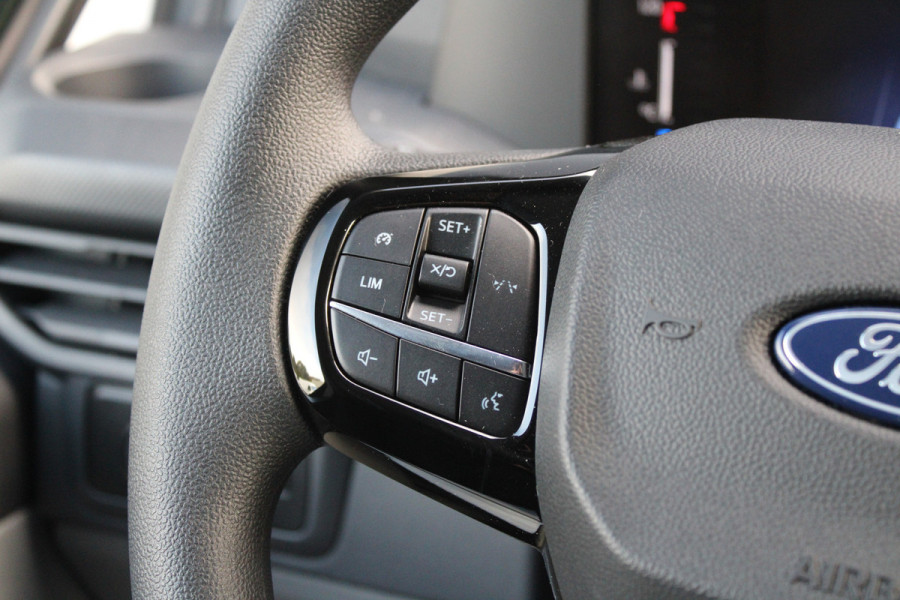 Ford Transit Custom 320 2.0 TDCI L2H1 Trend 136pk - Carplay - Android - Camera - LED koplampen - Stoelverwarming - Rijklaar