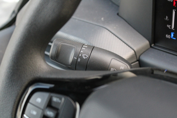 Ford Transit Custom 320 2.0 TDCI L2H1 Trend 136pk - Carplay - Android - Camera - LED koplampen - Stoelverwarming - Rijklaar