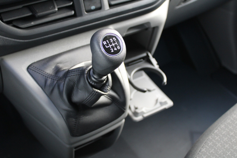 Ford Transit Custom 320 2.0 TDCI L2H1 Trend 136pk - Carplay - Android - Camera - LED koplampen - Stoelverwarming - Rijklaar