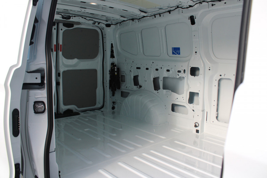 Ford Transit Custom 320 2.0 TDCI L2H1 Trend 136pk - Carplay - Android - Camera - LED koplampen - Stoelverwarming - Rijklaar