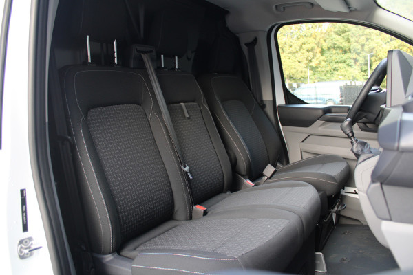 Ford Transit Custom 320 2.0 TDCI L2H1 Trend 136pk - Carplay - Android - Camera - LED koplampen - Stoelverwarming - Rijklaar
