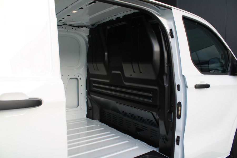 Ford Transit Custom 320 2.0 TDCI L2H1 Trend 136pk - Carplay - Android - Camera - LED koplampen - Stoelverwarming - Rijklaar