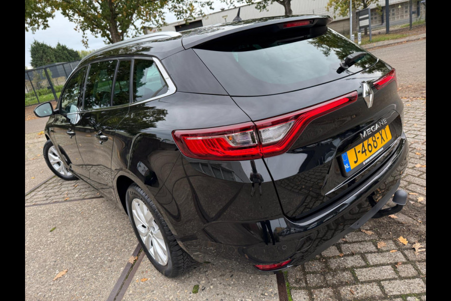Renault MEGANE Estate 1.3 TCe INTENS 2020 AUTOMAAT 140PK NAVI APPLE CARPLAY Renault MEGANE Estate 1.3 TCe INTENS 2020 AUTOMAAT 140PK NAVI APPLE CARPLAY