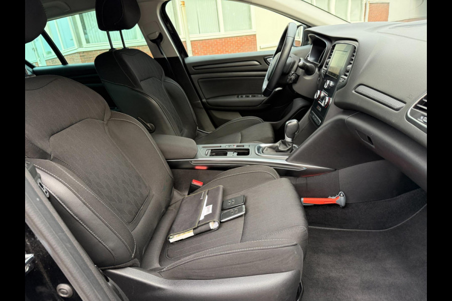 Renault MEGANE Estate 1.3 TCe INTENS 2020 AUTOMAAT 140PK NAVI APPLE CARPLAY Renault MEGANE Estate 1.3 TCe INTENS 2020 AUTOMAAT 140PK NAVI APPLE CARPLAY