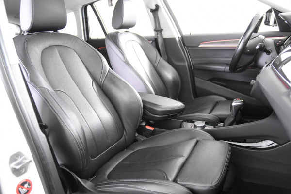 BMW X1 sDrive20i High Executive *Leer*Ambiente*Trekhaak*